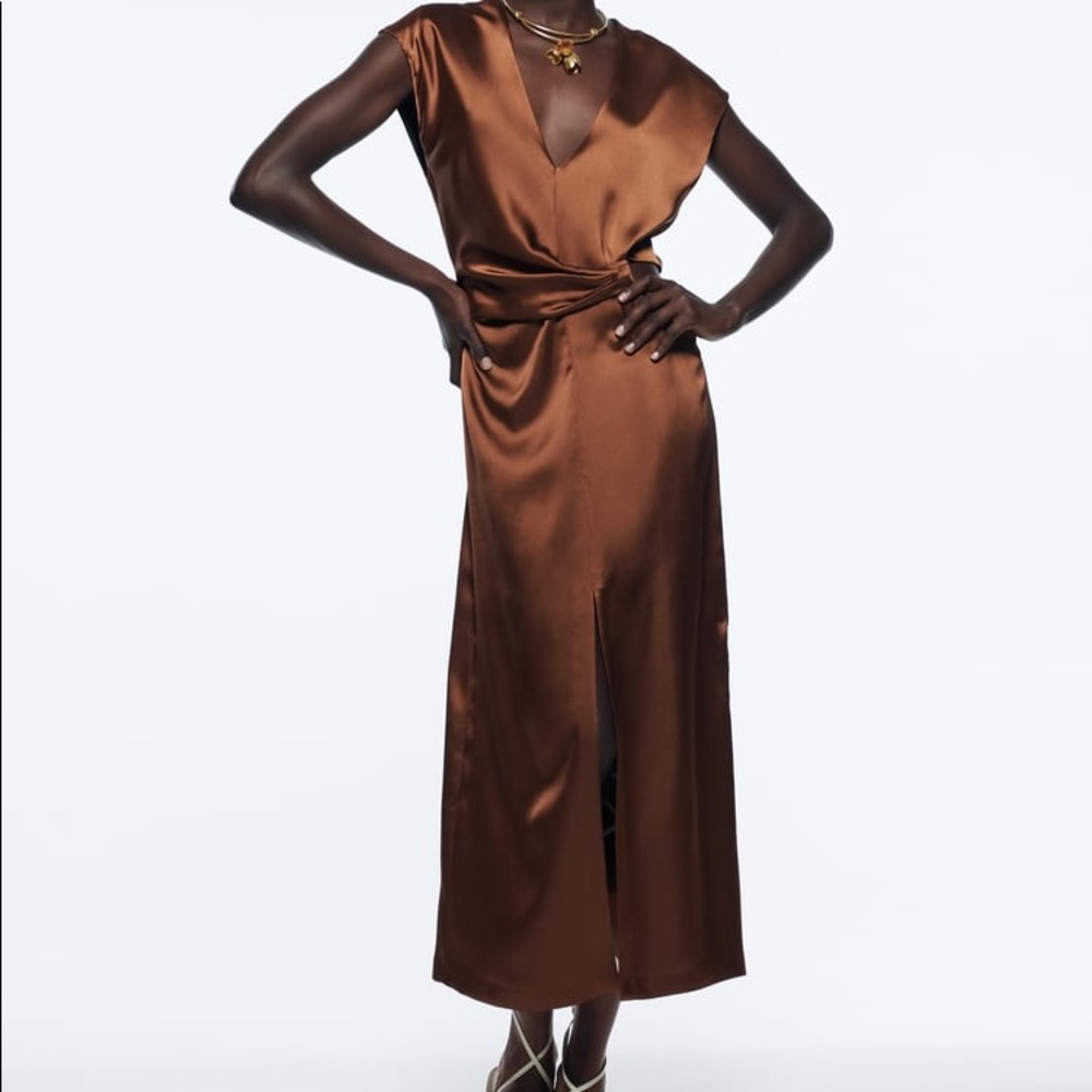 ZARA SATIN EFFECT CUT OUT DRESS
CHOCOLATE NWT